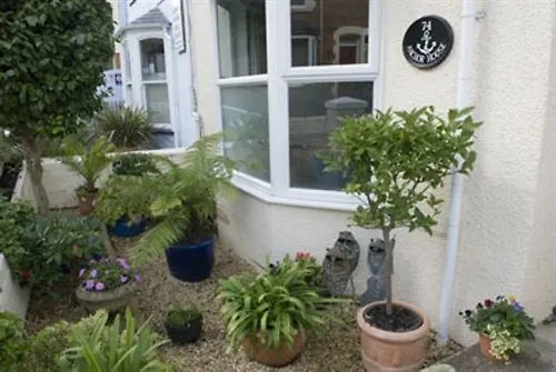Anchor House 4*