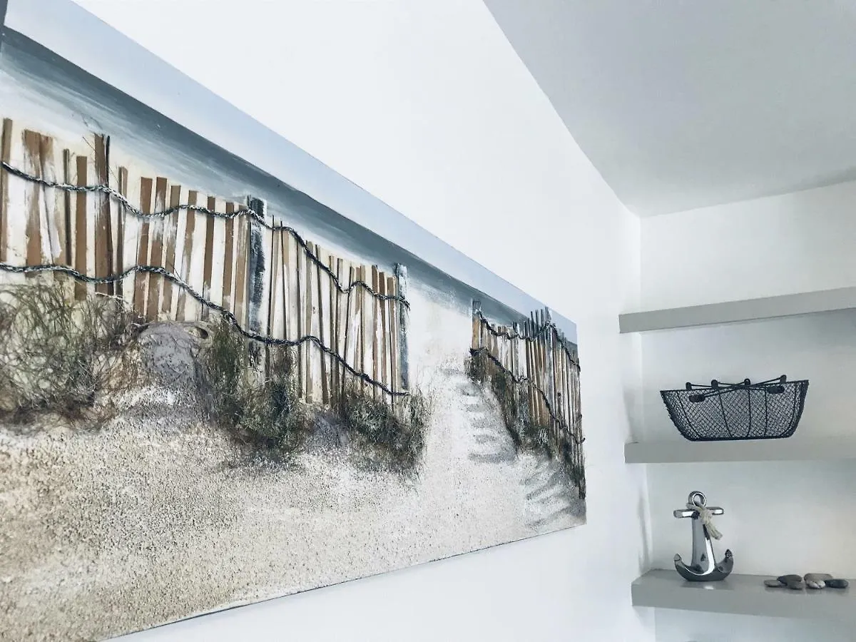 Διαμέρισμα Nancie's Place - Town Center With Private Parking - A Traditional Georgian Private Duplex - Beautifully Refurbished - Two Bedrooms, Bathroom, Kitchen And Lounge Diner *