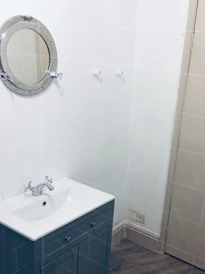 Nancie's Place - Town Center With Private Parking - A Traditional Georgian Private Duplex - Beautifully Refurbished - Two Bedrooms, Bathroom, Kitchen And Lounge Diner Διαμέρισμα Ντάρτμουθ