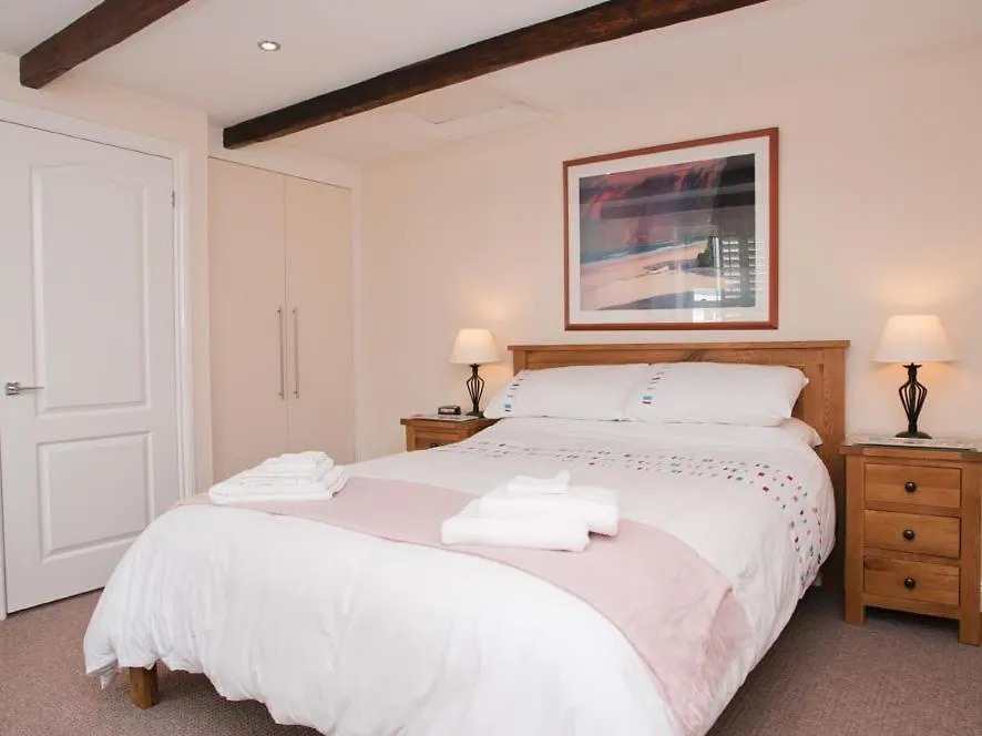 Courtyard House Dartmouth