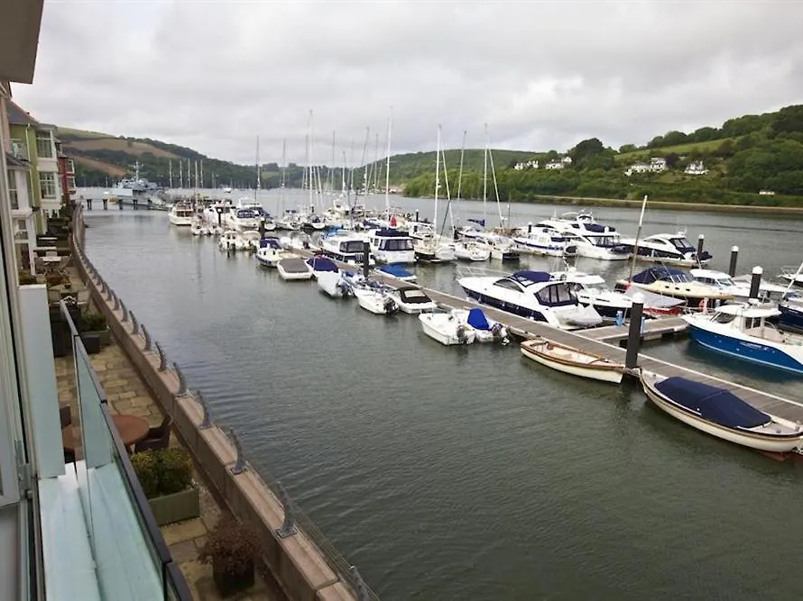 7 Dart Marina Apartment
