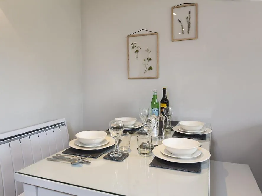 4 Keeper's Cottage, Hillfield Village * Dartmouth
