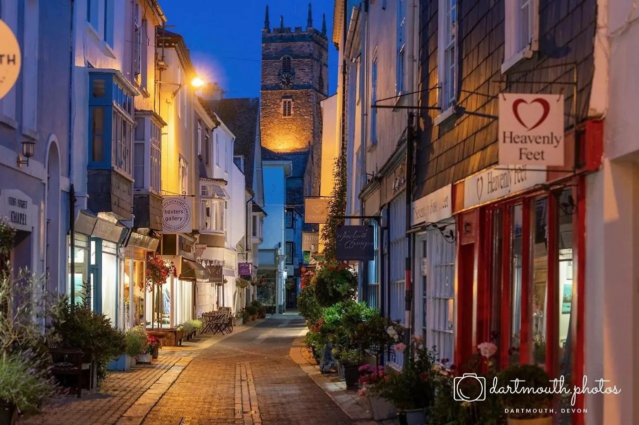 The Old Brasserie & @ No.8 * Dartmouth