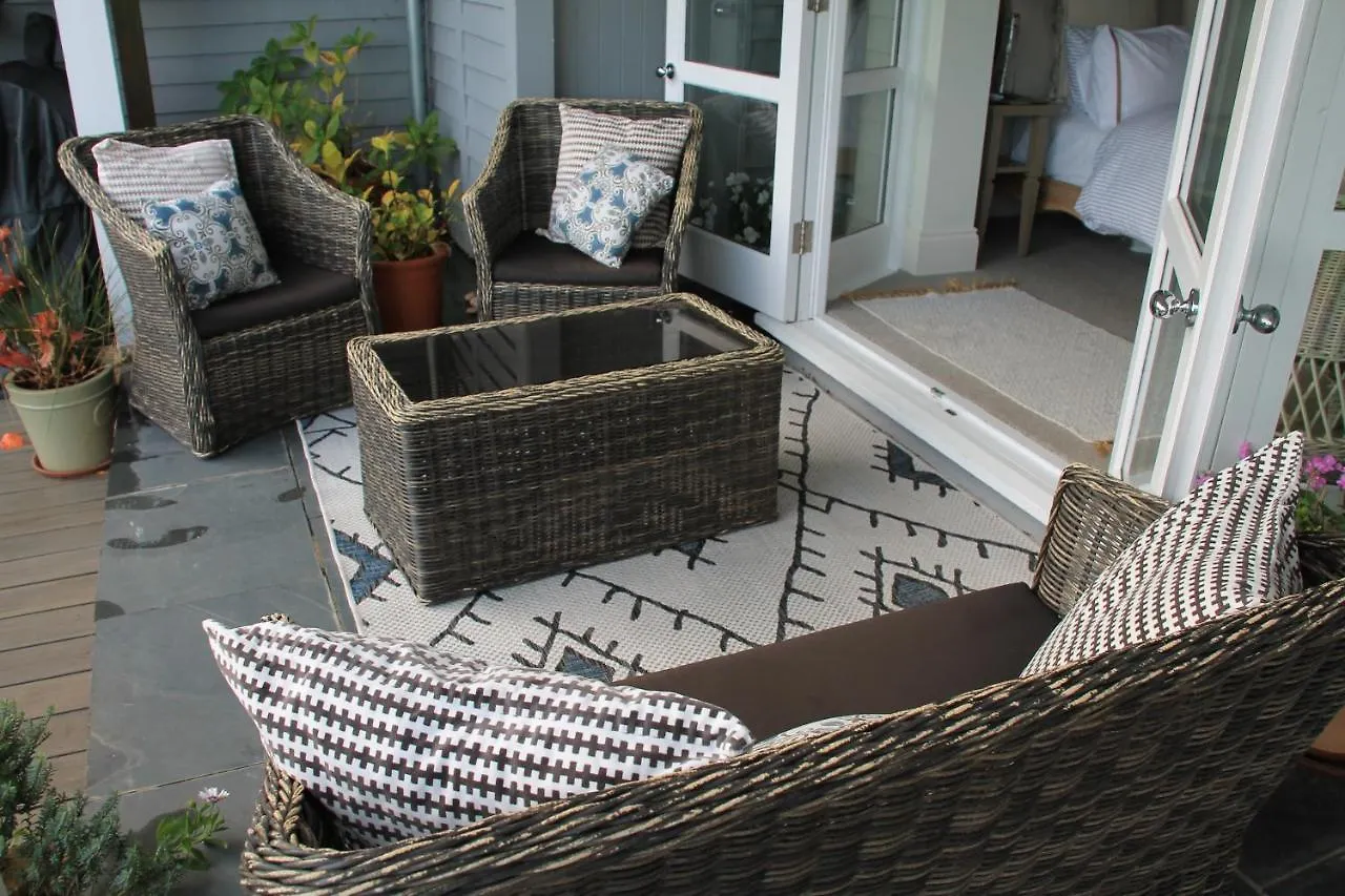 Compass Rose Bed & Breakfast *