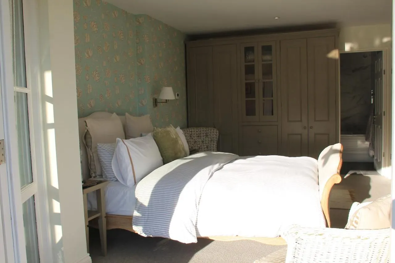 Bed & Breakfast Compass Rose
