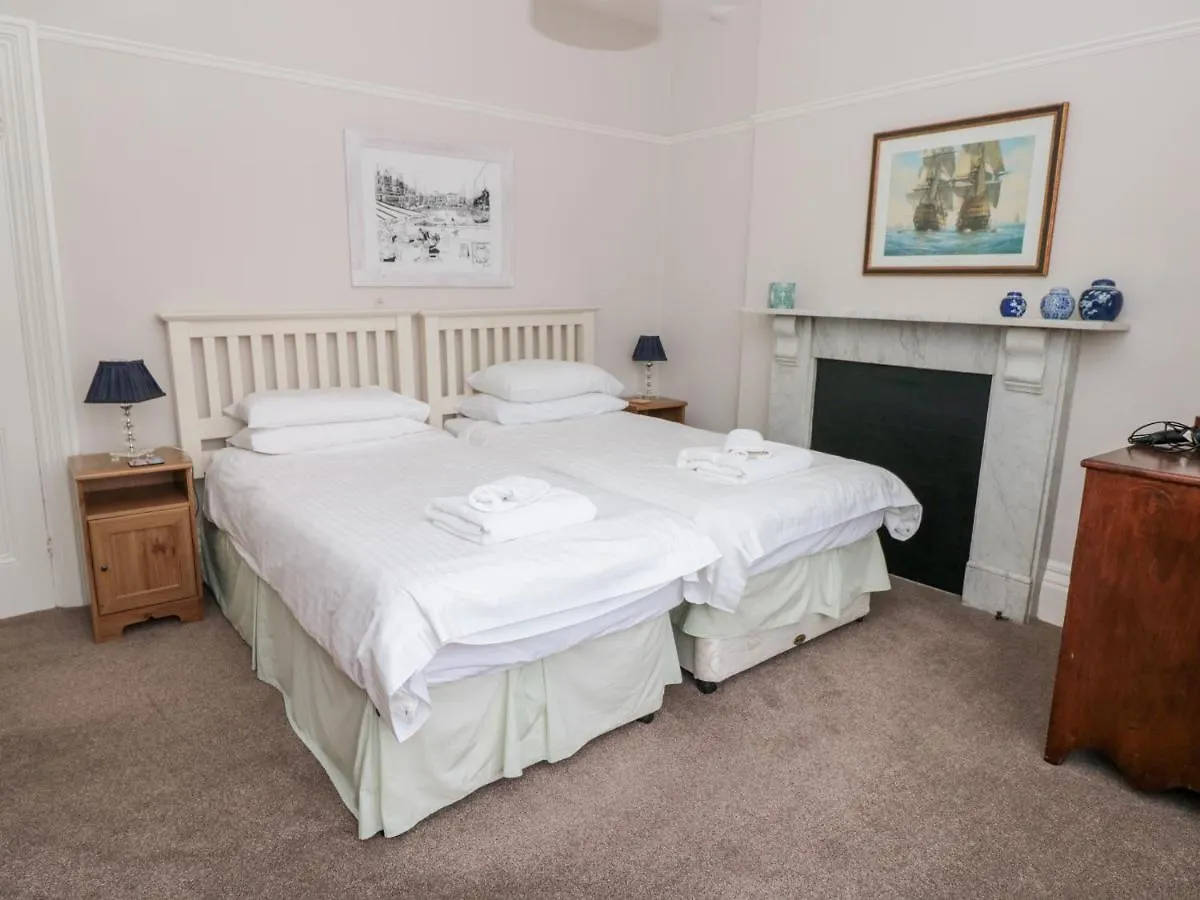2 York House *