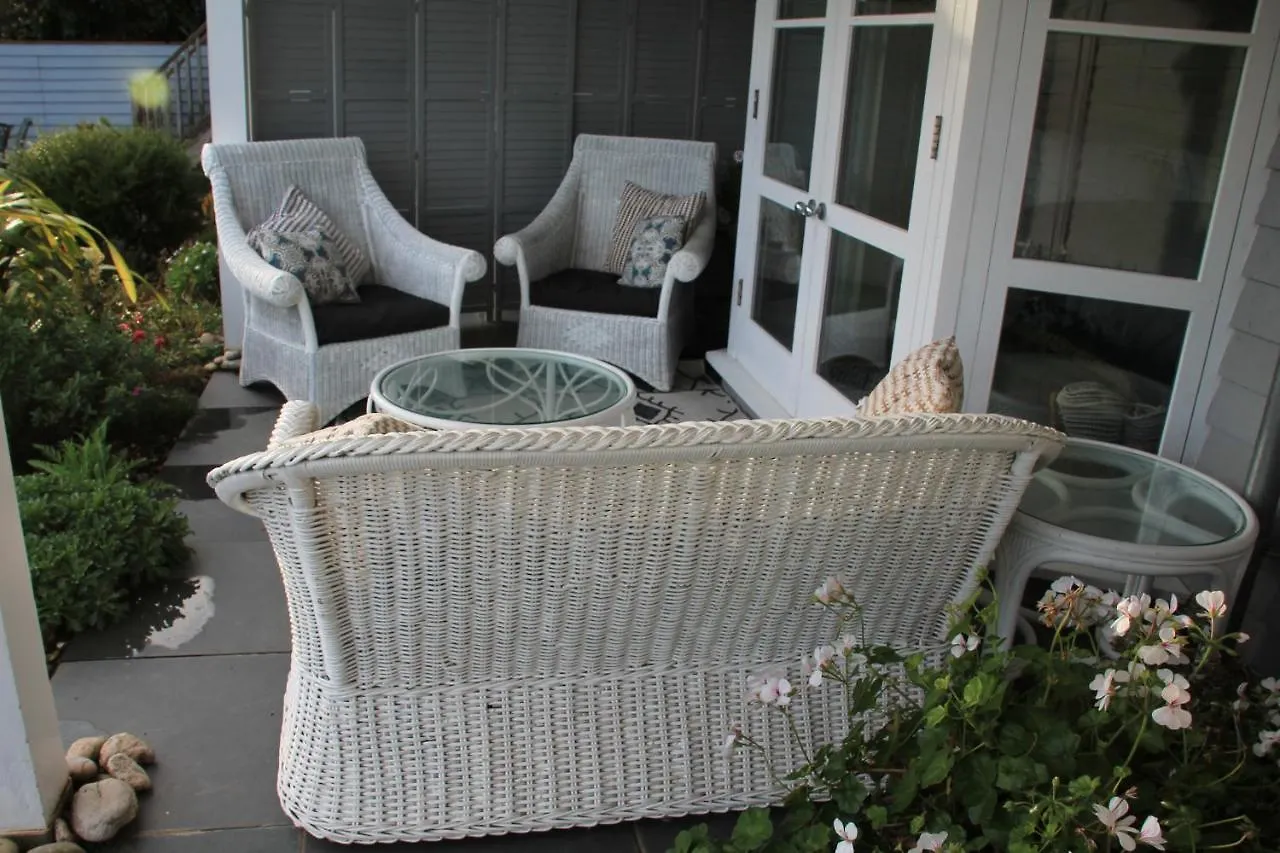 Compass Rose Bed & Breakfast *
