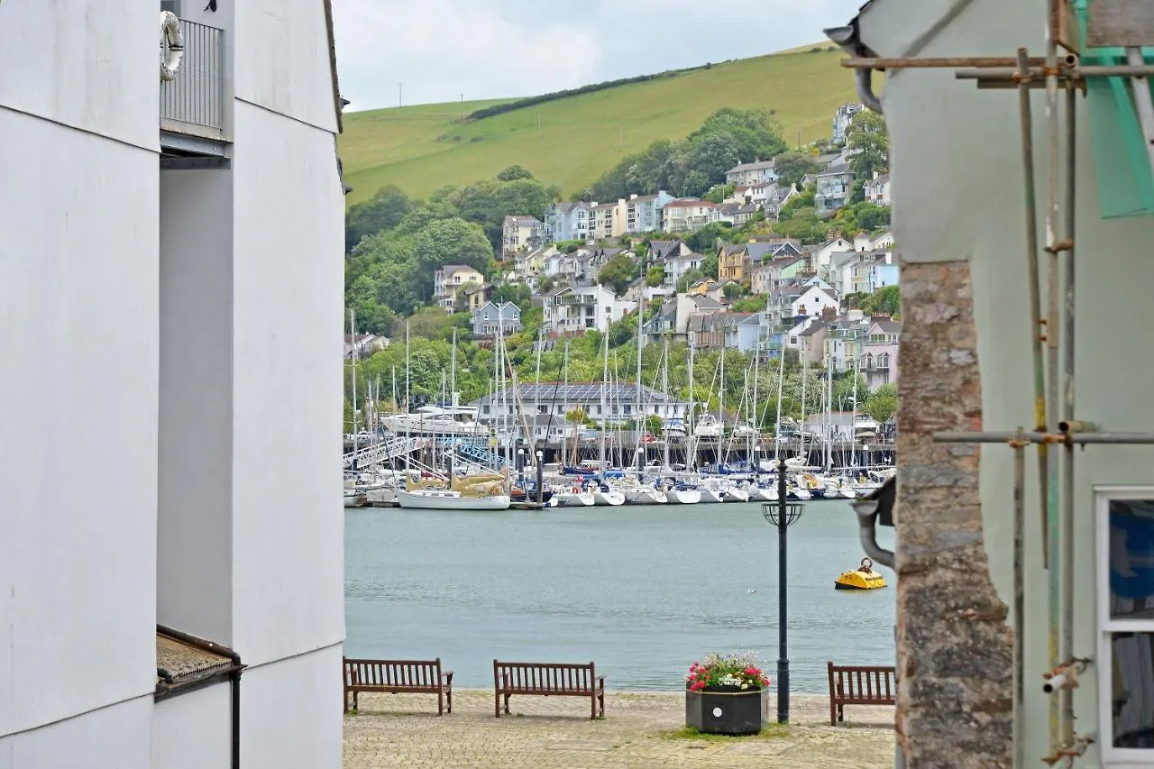 Charming Harbour In Central *
