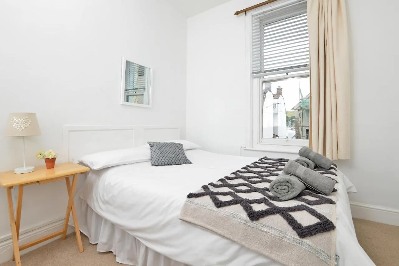 Charming Harbour In Central Apartment Dartmouth