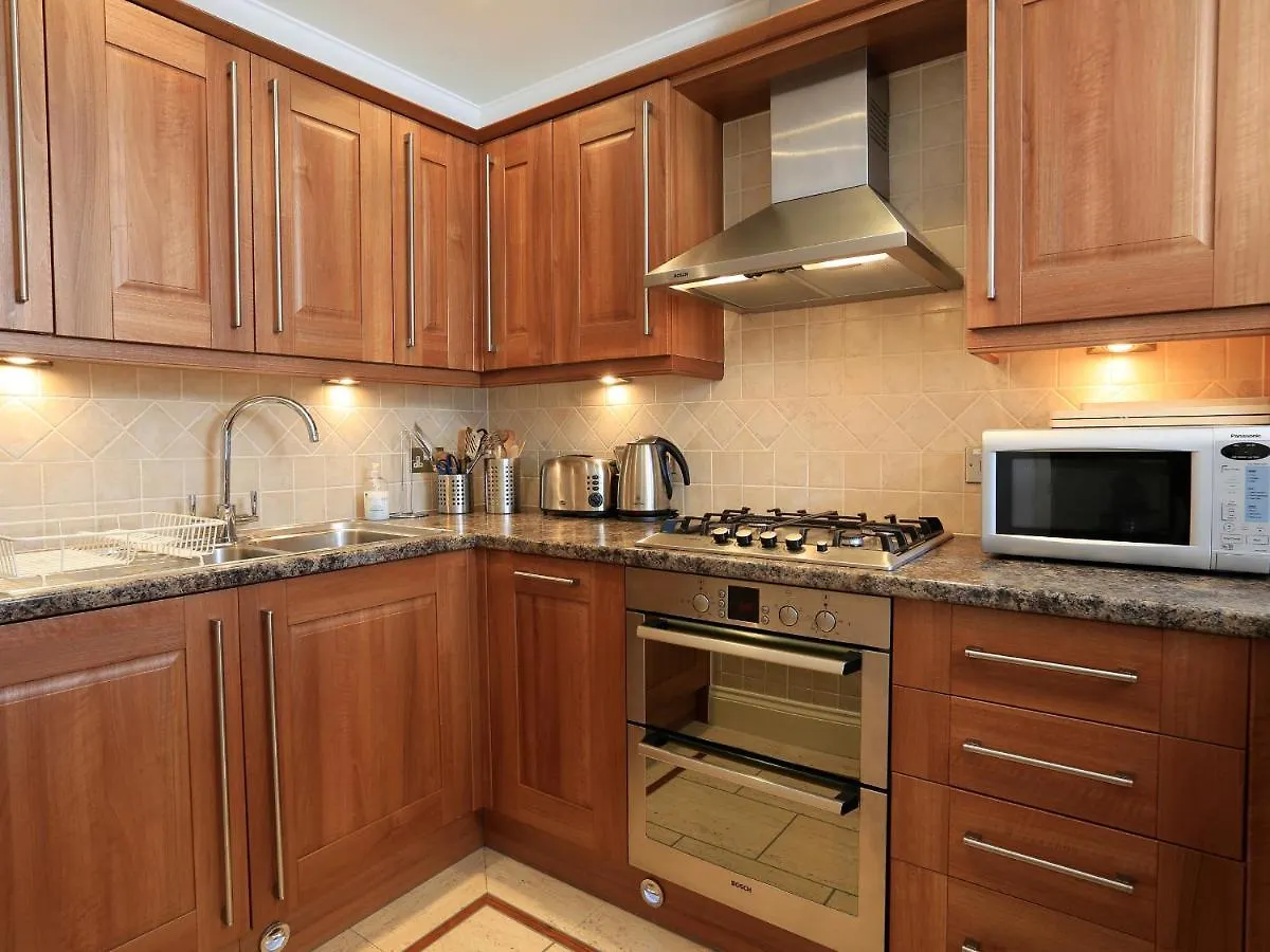 2 Embankment House Apartment Dartmouth