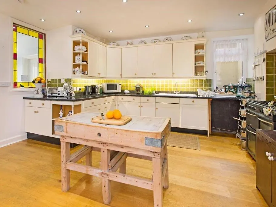 Anchor House Bed and Breakfast 4*