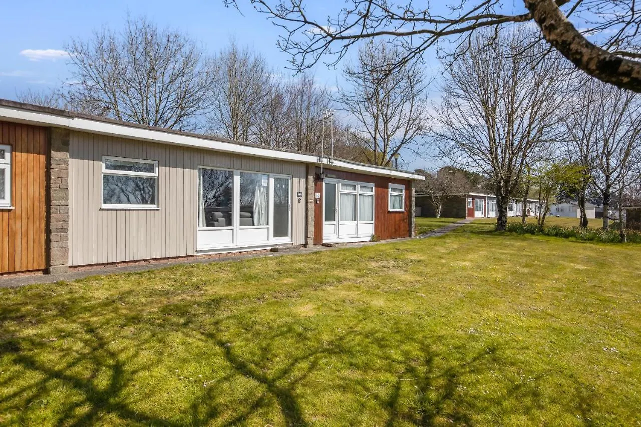 51 Norton Park * Dartmouth