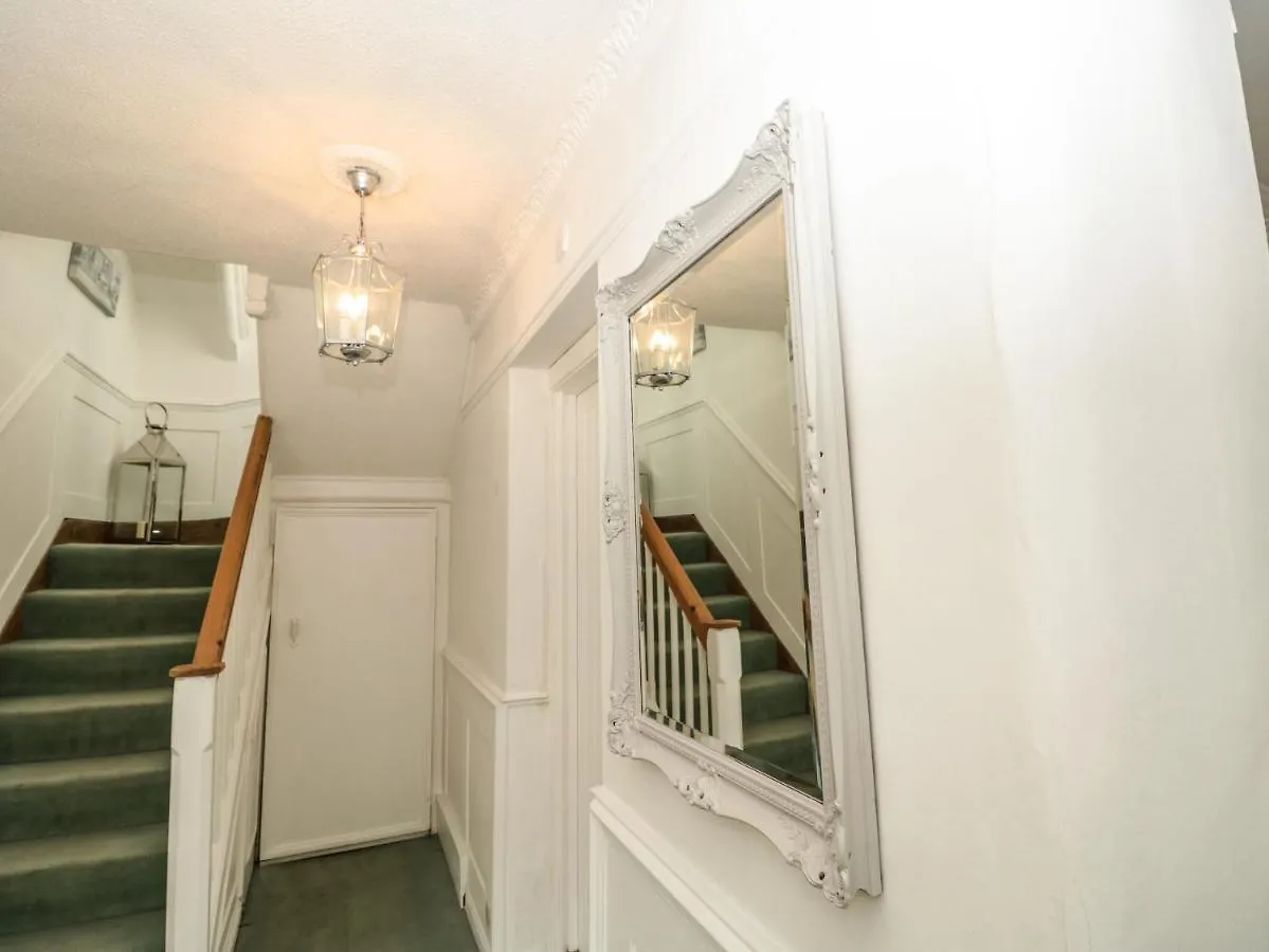 1 The Old Coach House Holiday home Dartmouth