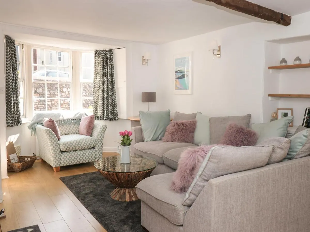 Holiday home Nookie Dartmouth