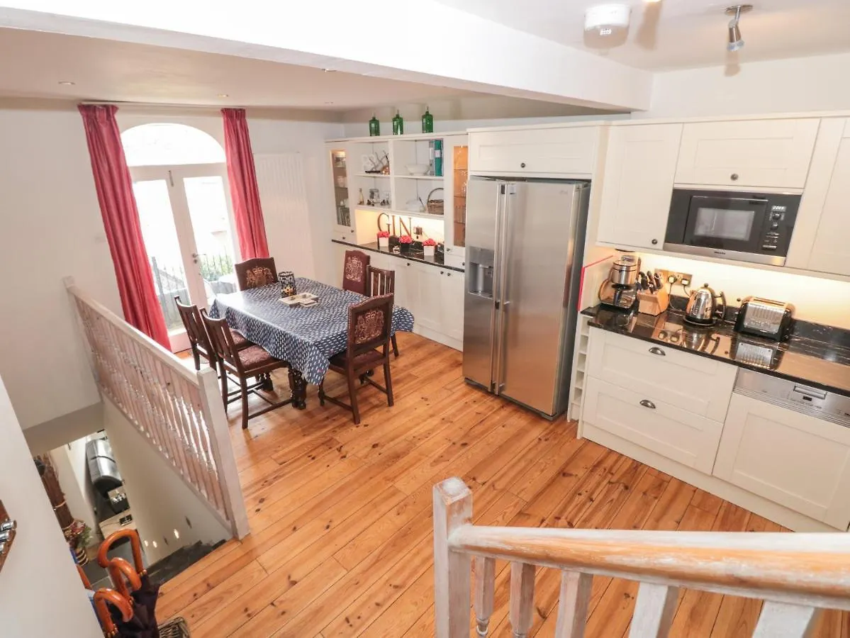 13 Above Town Holiday home *