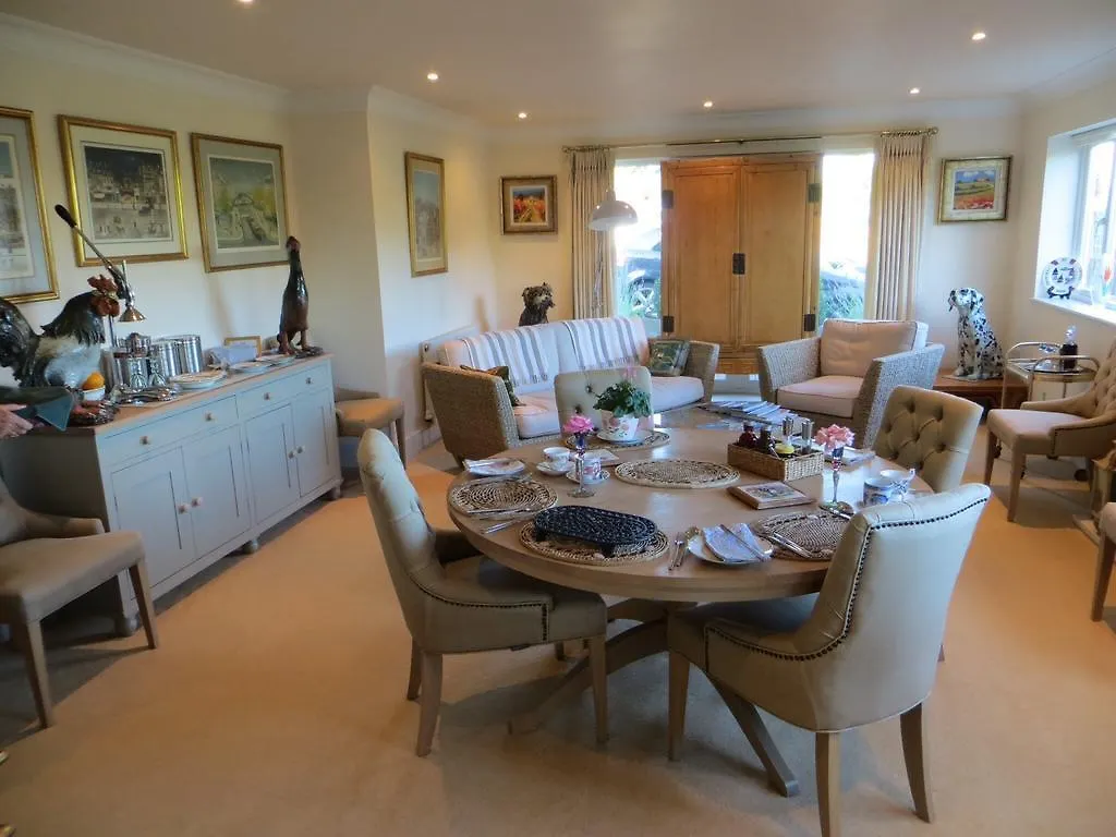 Appletree Court House 5* Dartmouth