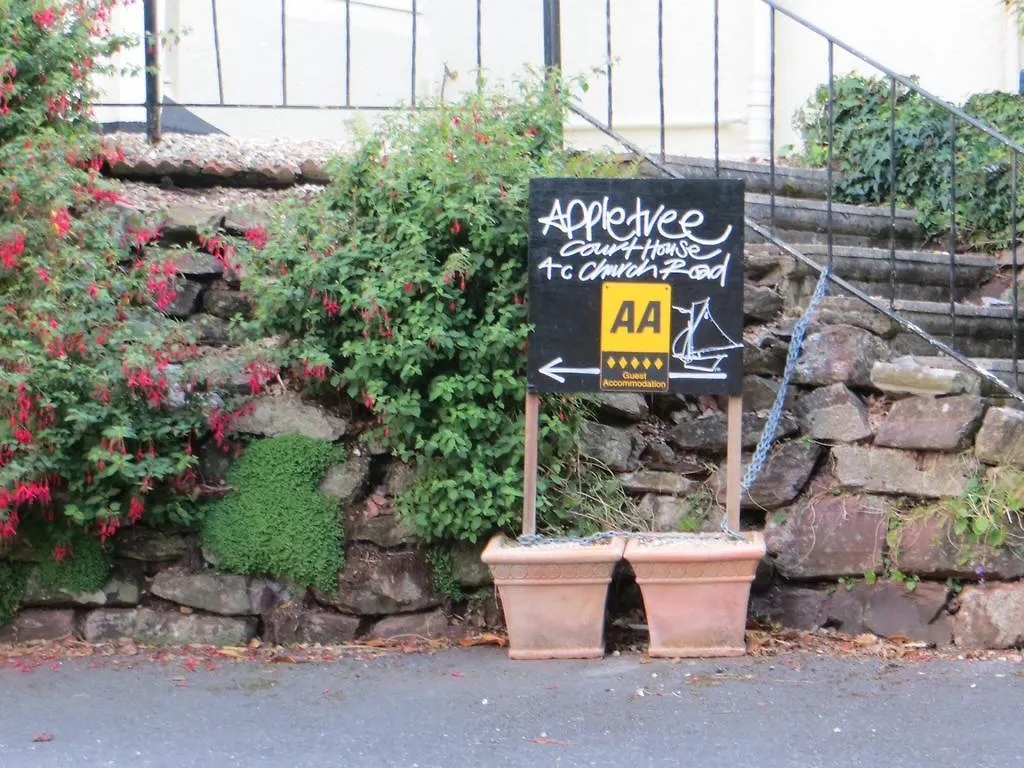 Bed & Breakfast Appletree Court House