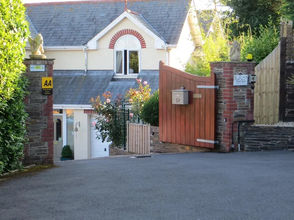 Appletree Court House