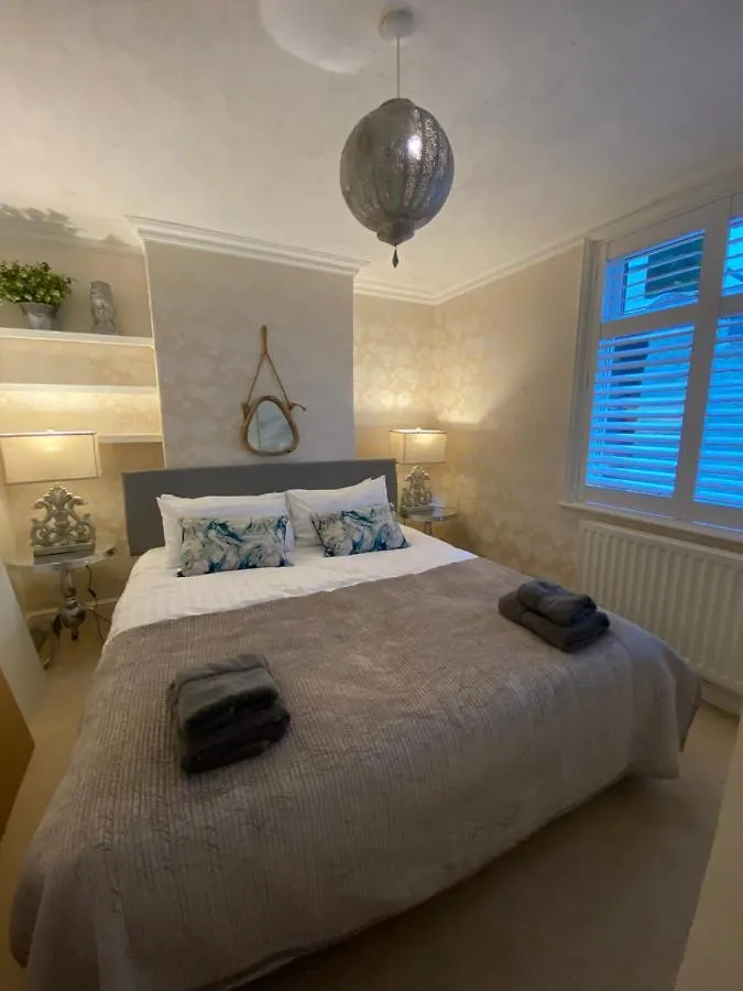 Holiday home Beautiful 5 Bedroom, Amazing Water & Valley Views Dartmouth