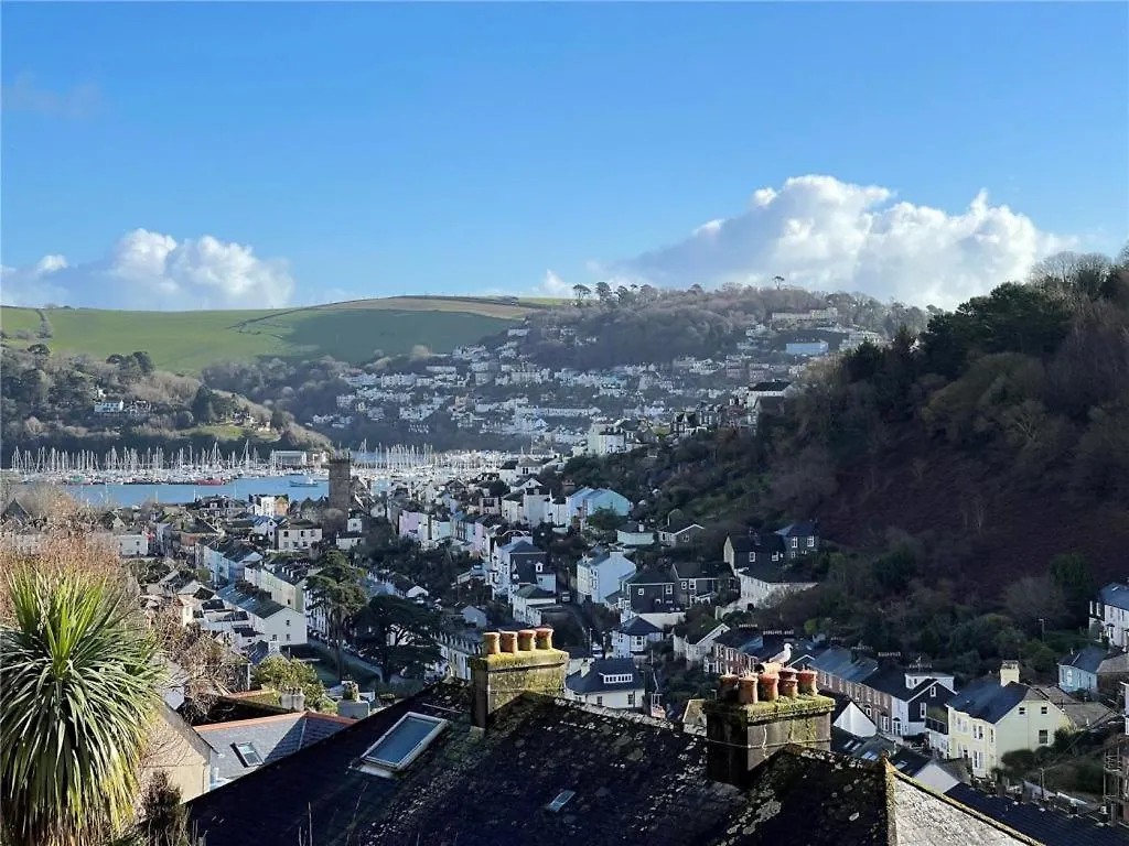 Holiday home Beautiful 5 Bedroom, Amazing Water & Valley Views