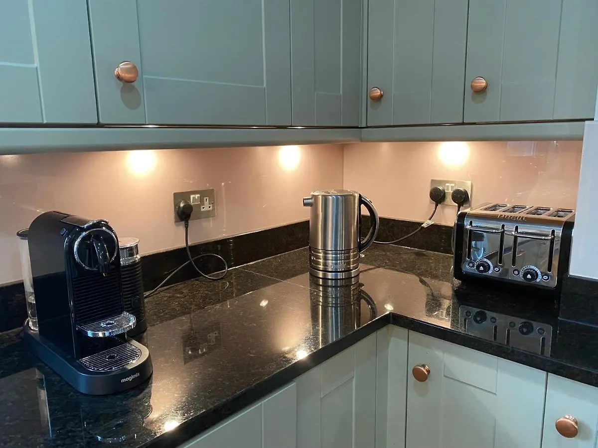 Holiday home Beautiful 5 Bedroom, Amazing Water & Valley Views Dartmouth