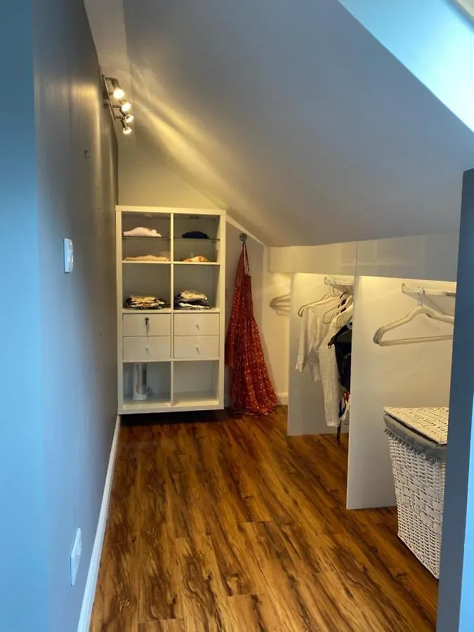 Holiday home Beautiful 5 Bedroom, Amazing Water & Valley Views *