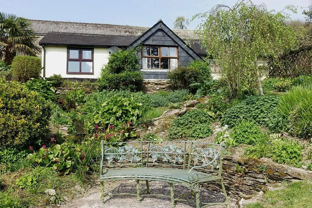 Greenswood - Cosy Cottage, Rural Location, Beautiful Landscaped Gardens With Pond And Holiday home Dartmouth