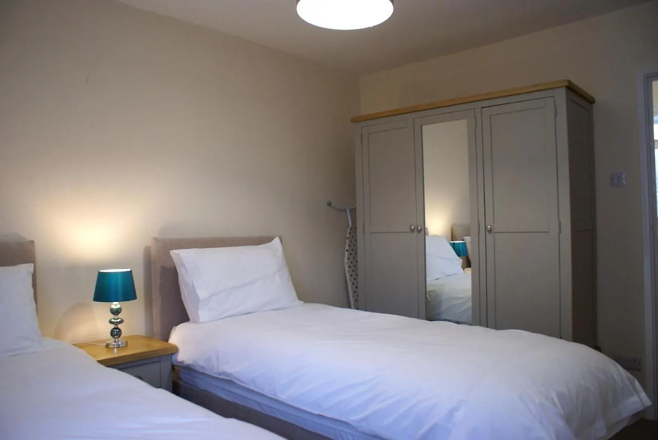 Riverside 3 * Dartmouth
