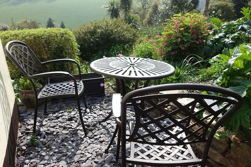 Greenswood - Cosy Cottage, Rural Location, Beautiful Landscaped Gardens With Pond And Holiday home *