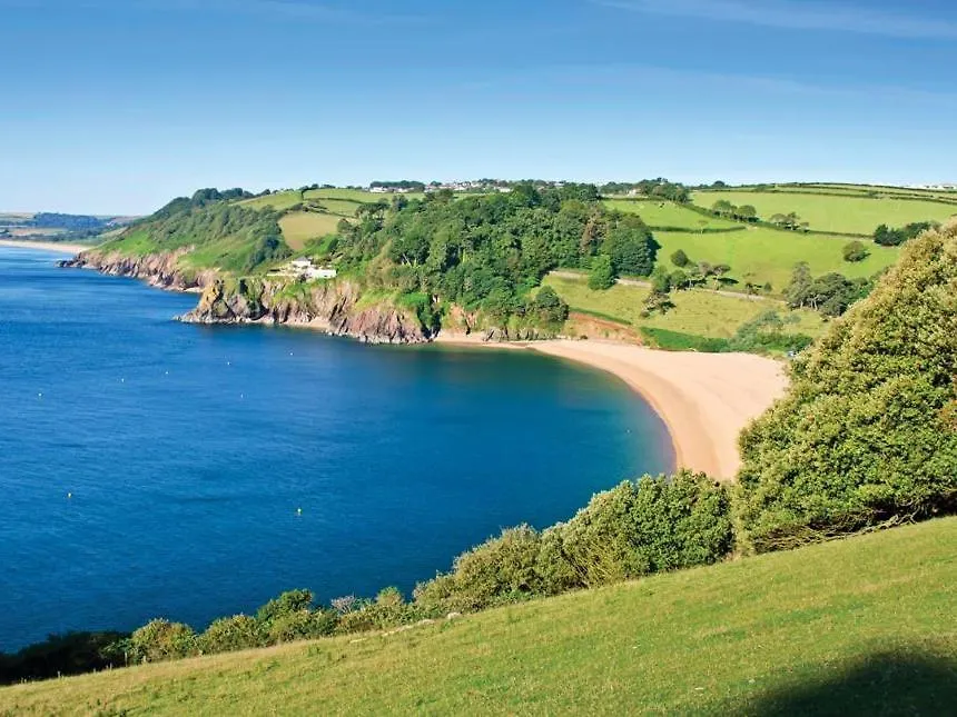 The Cottage, 13 Clarence Hill * Dartmouth