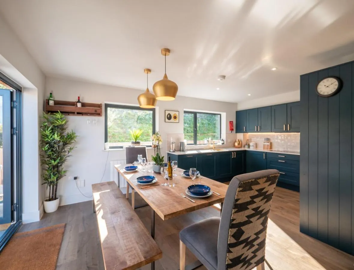 Luxury Detached House On Redwalls, Dartmouth