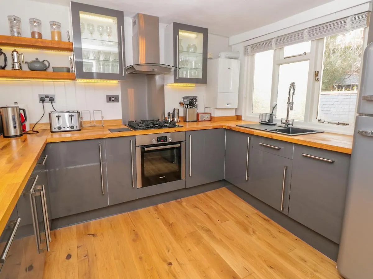 34b Clarence Street Dartmouth