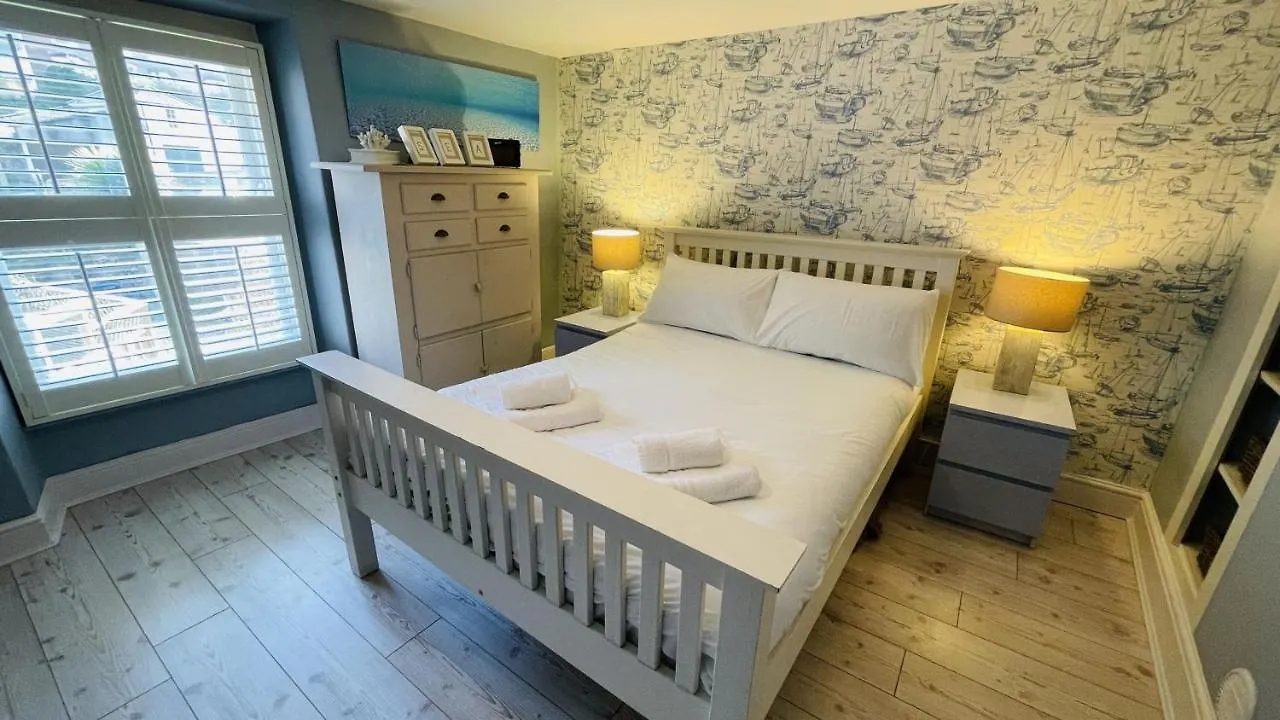 Lily - Chic Yet Traditional With Lovely Garden Space Hébergement de vacances Dartmouth