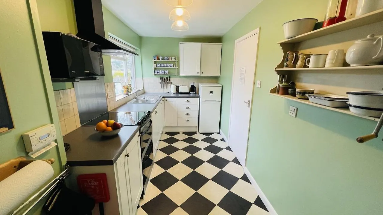Number 20 - Central, Classic Style, Private And Parking