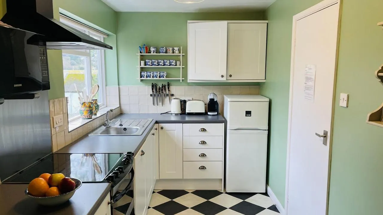 Number 20 - Central, Classic Style, Private And Parking
