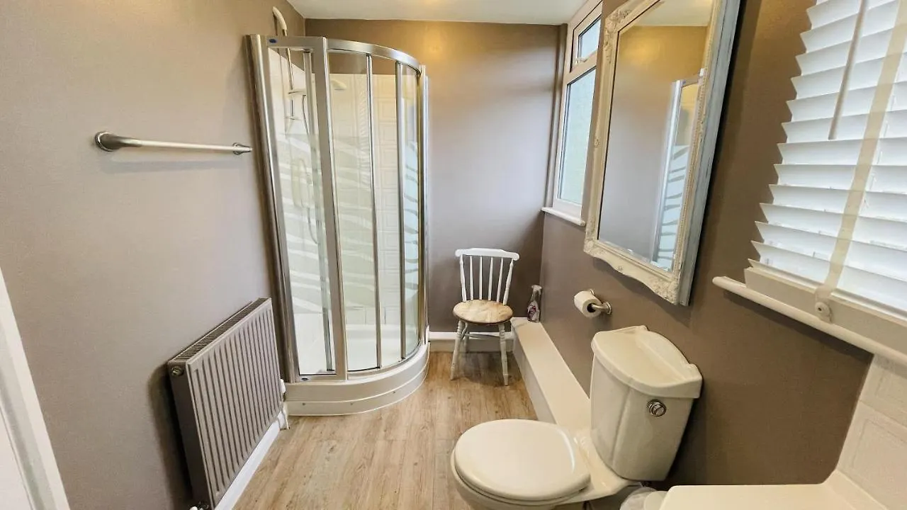 Number 20 - Central, Classic Style, Private And Parking * Dartmouth