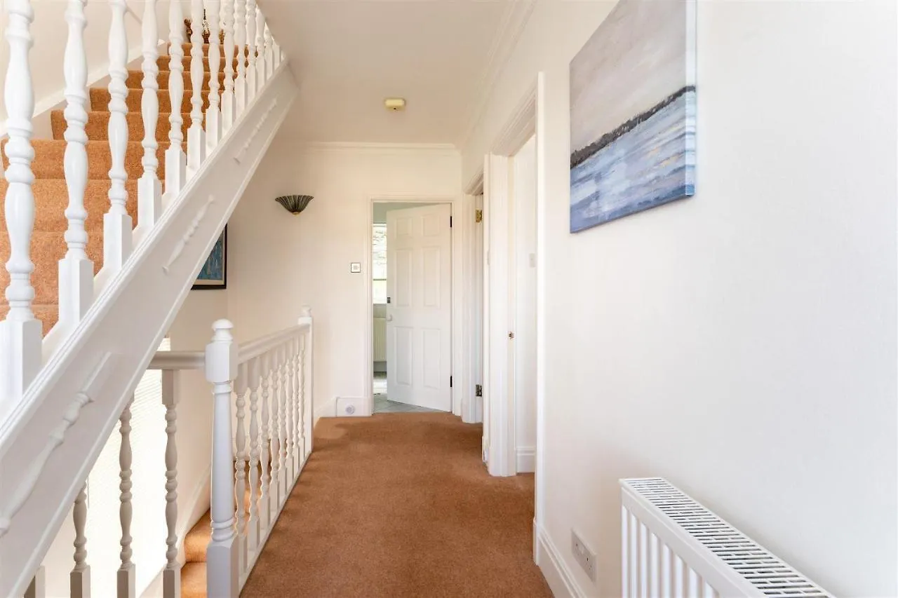 Uphigh - Elevated Family With Stunning River Views Holiday home Dartmouth