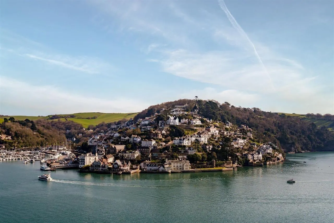 Uphigh - Elevated Family With Stunning River Views Holiday home Dartmouth