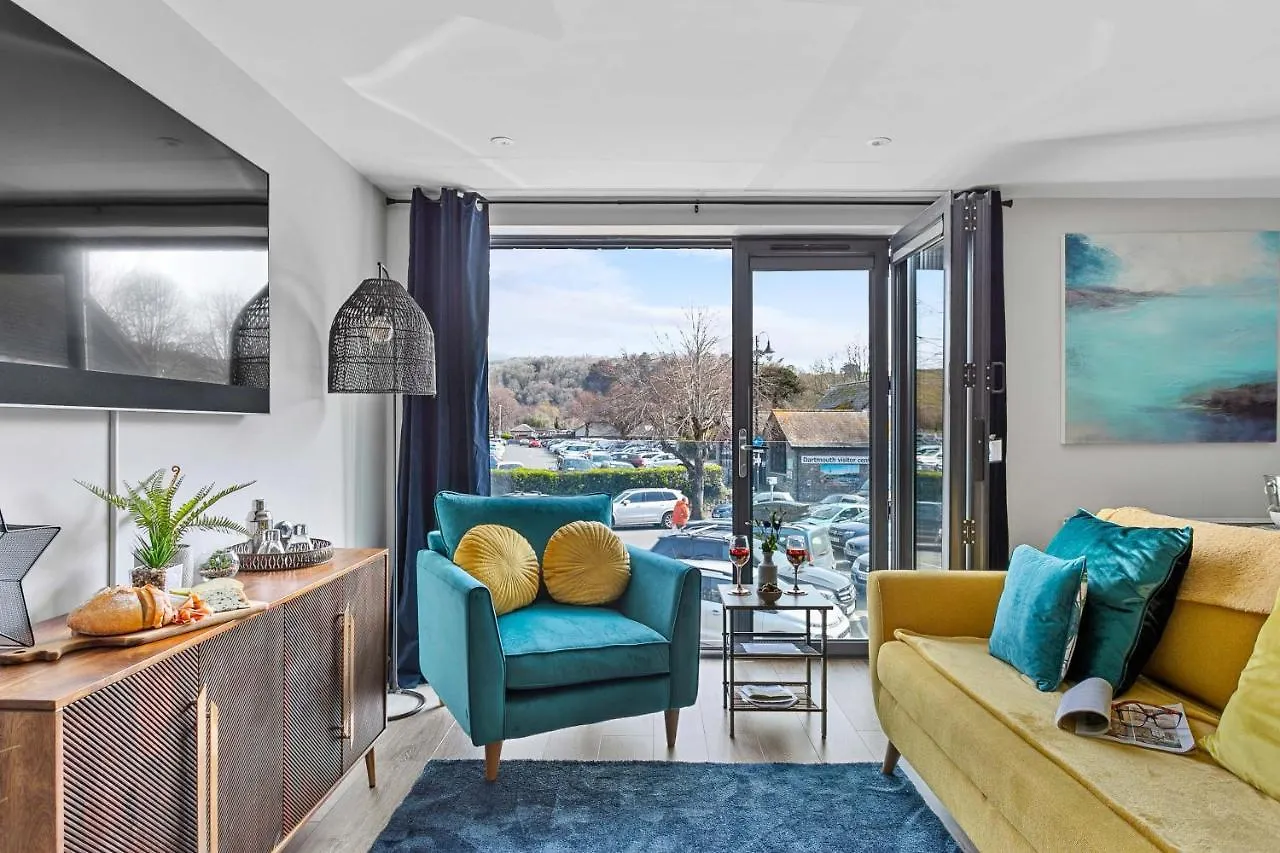 Holiday home 2 De Courcey House - Architect Designed Luxury With Parking, Central *