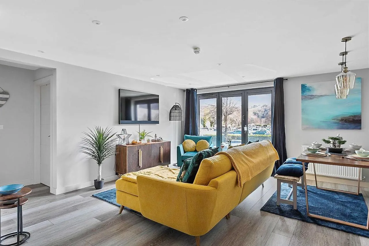 2 De Courcey House - Architect Designed Luxury With Parking, Central