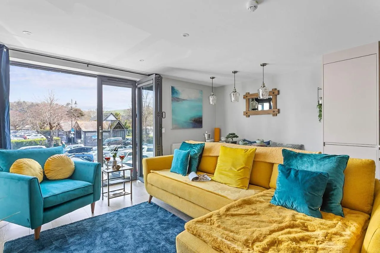 2 De Courcey House - Architect Designed Luxury With Parking, Central *