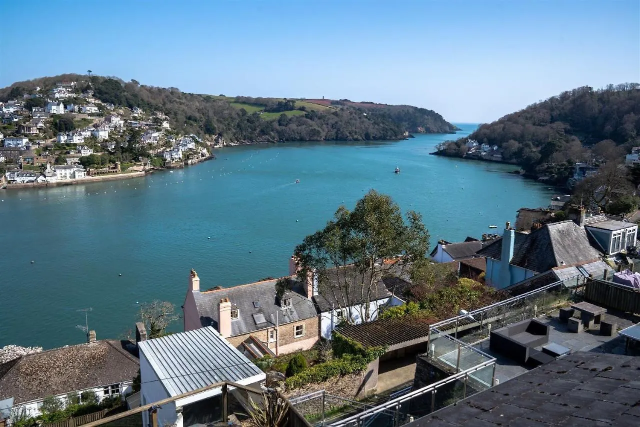 Uphigh - Elevated Family With Stunning River Views Dartmouth