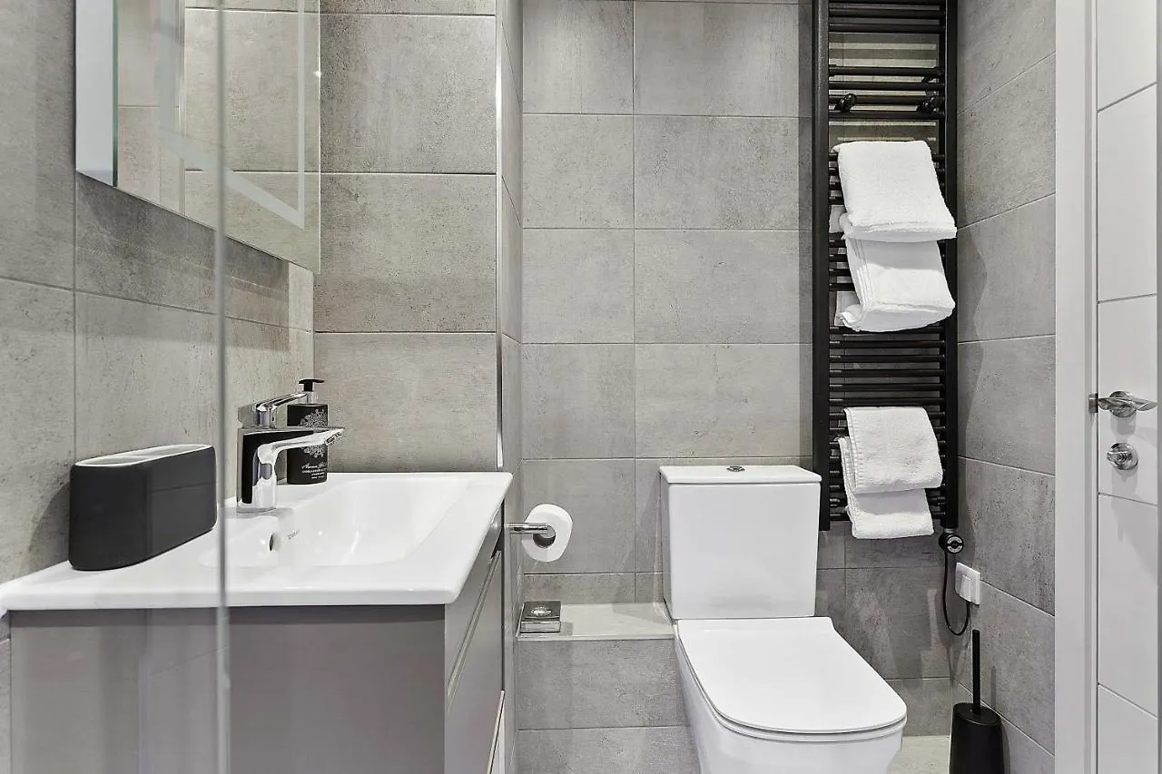2 De Courcey House - Architect Designed Luxury With Parking, Central * Dartmouth