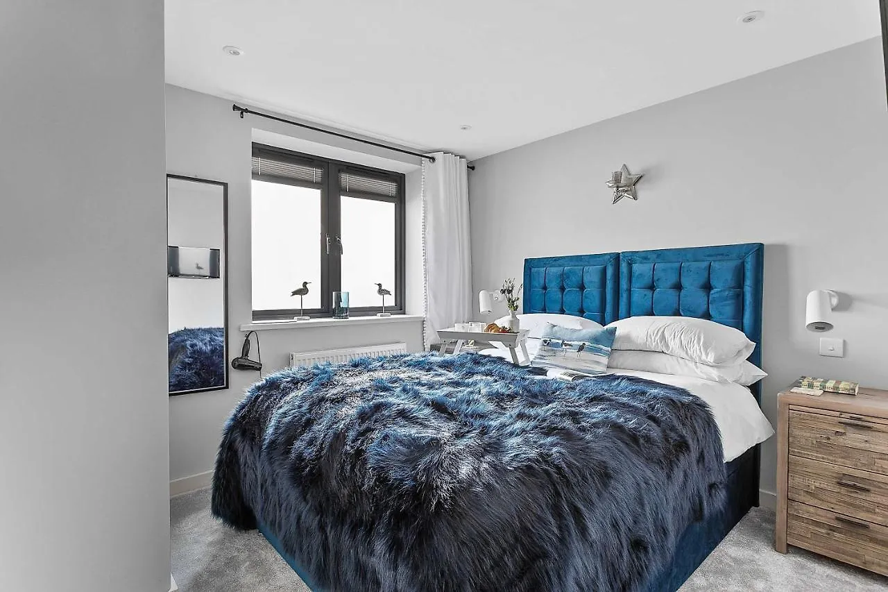 Holiday home 2 De Courcey House - Architect Designed Luxury With Parking, Central