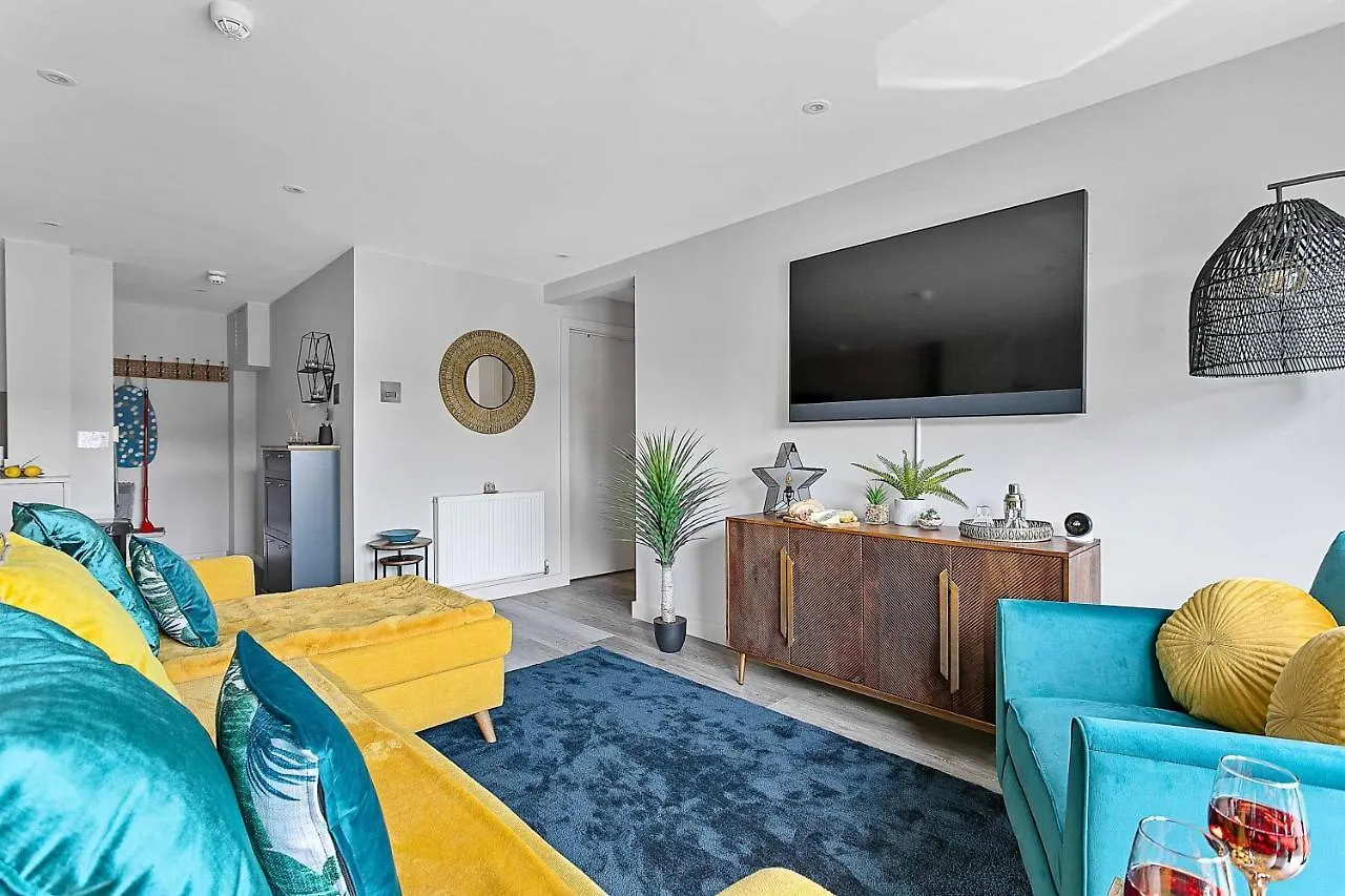 Holiday home 2 De Courcey House - Architect Designed Luxury With Parking, Central Dartmouth