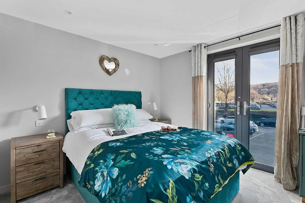 2 De Courcey House - Architect Designed Luxury With Parking, Central Holiday home
