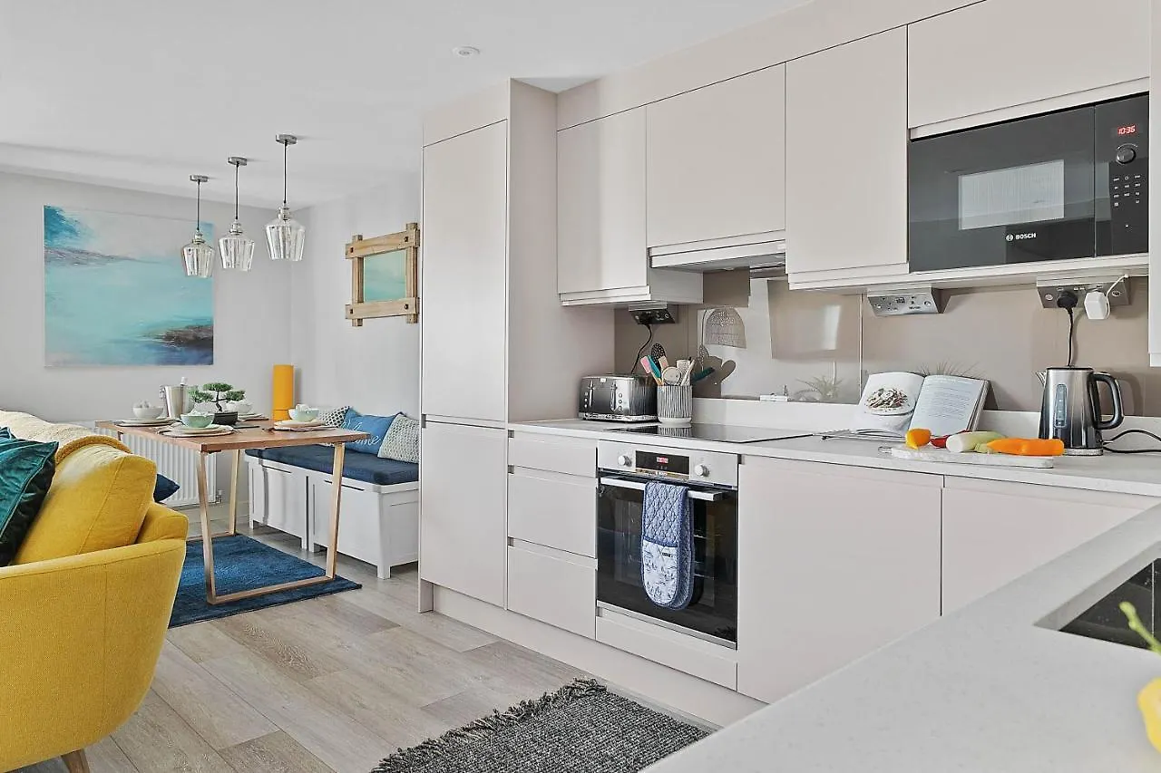Holiday home 2 De Courcey House - Architect Designed Luxury With Parking, Central