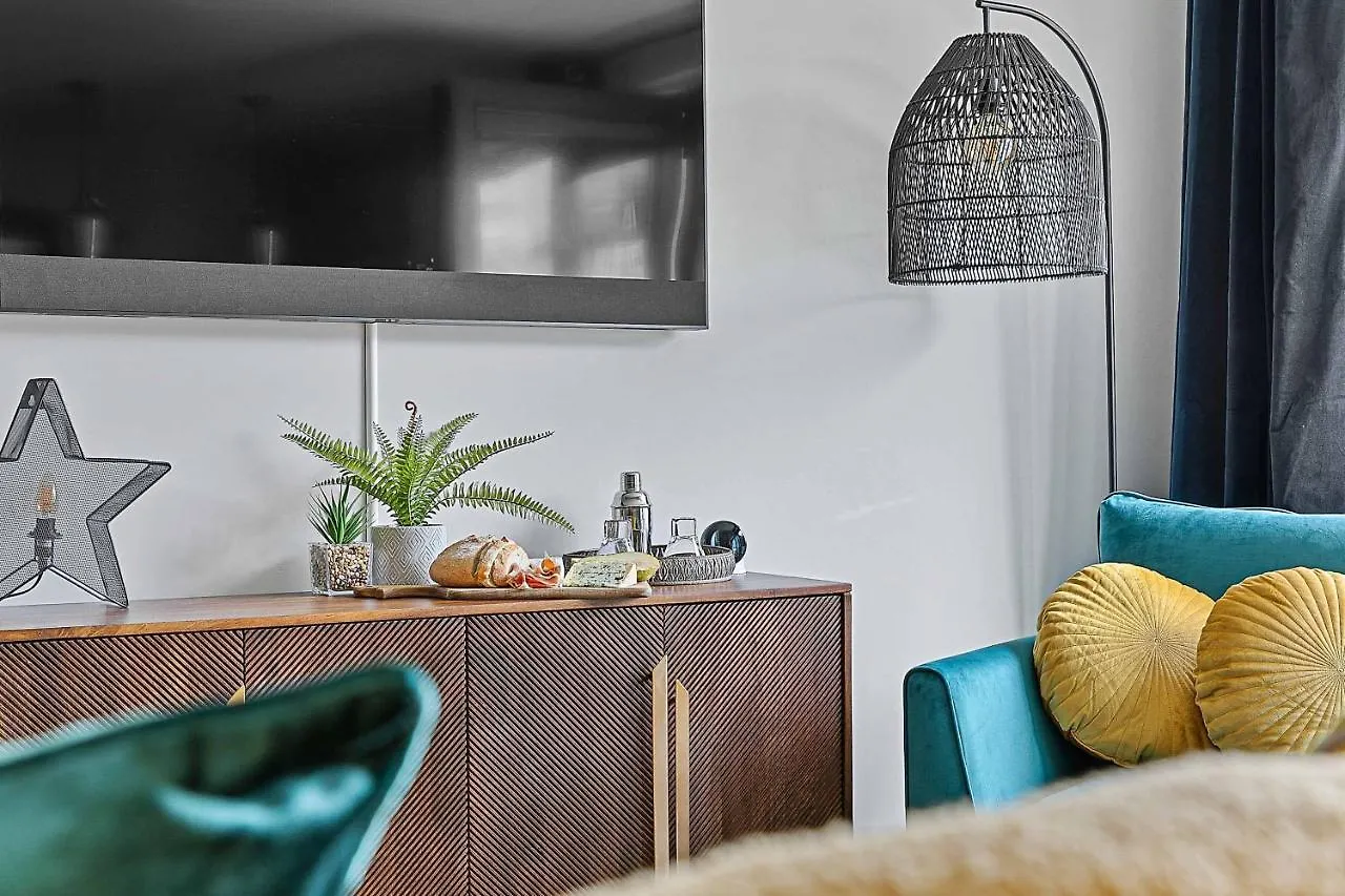 2 De Courcey House - Architect Designed Luxury With Parking, Central