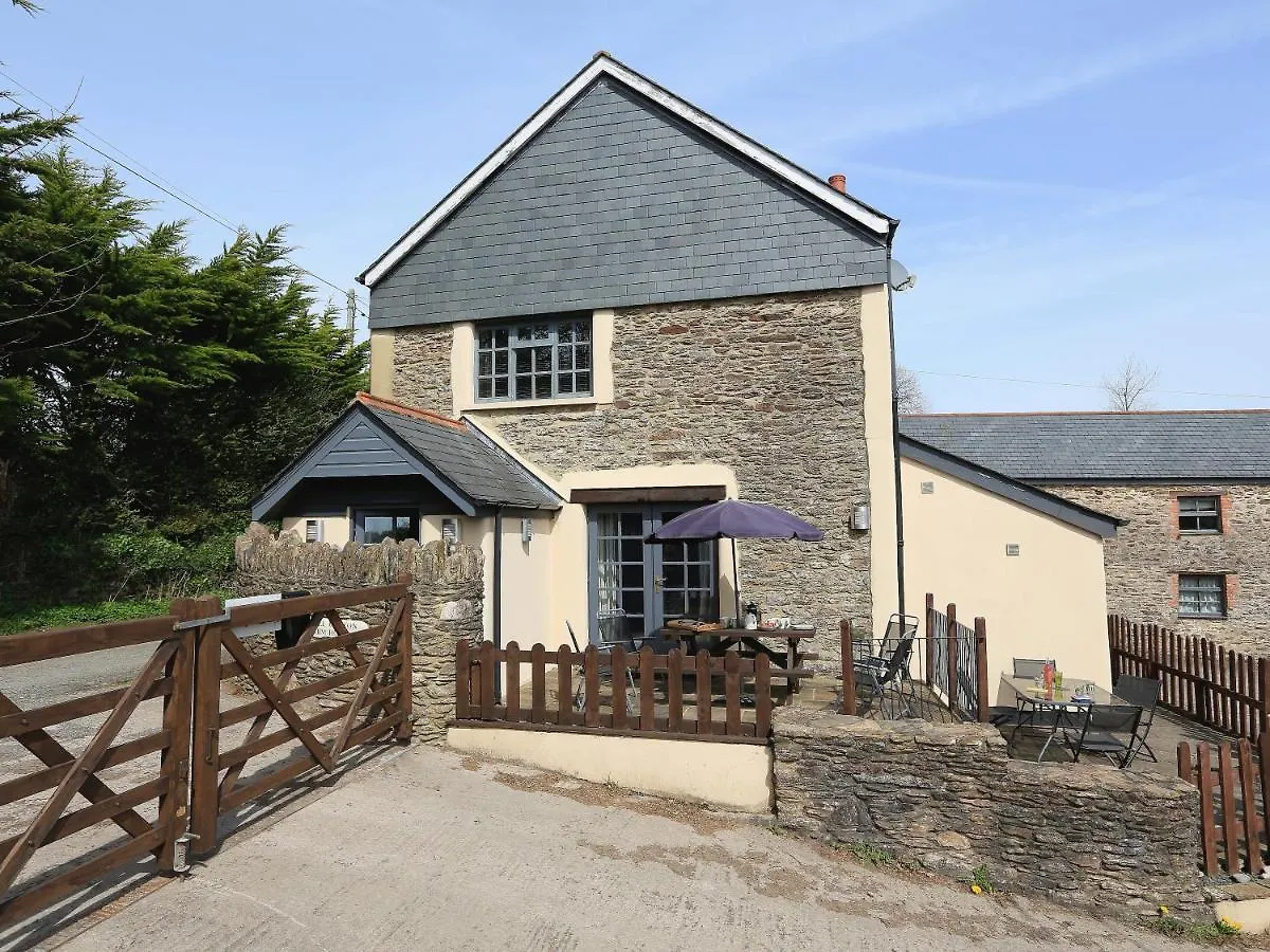 Little Cotton Farmhouse Dartmouth