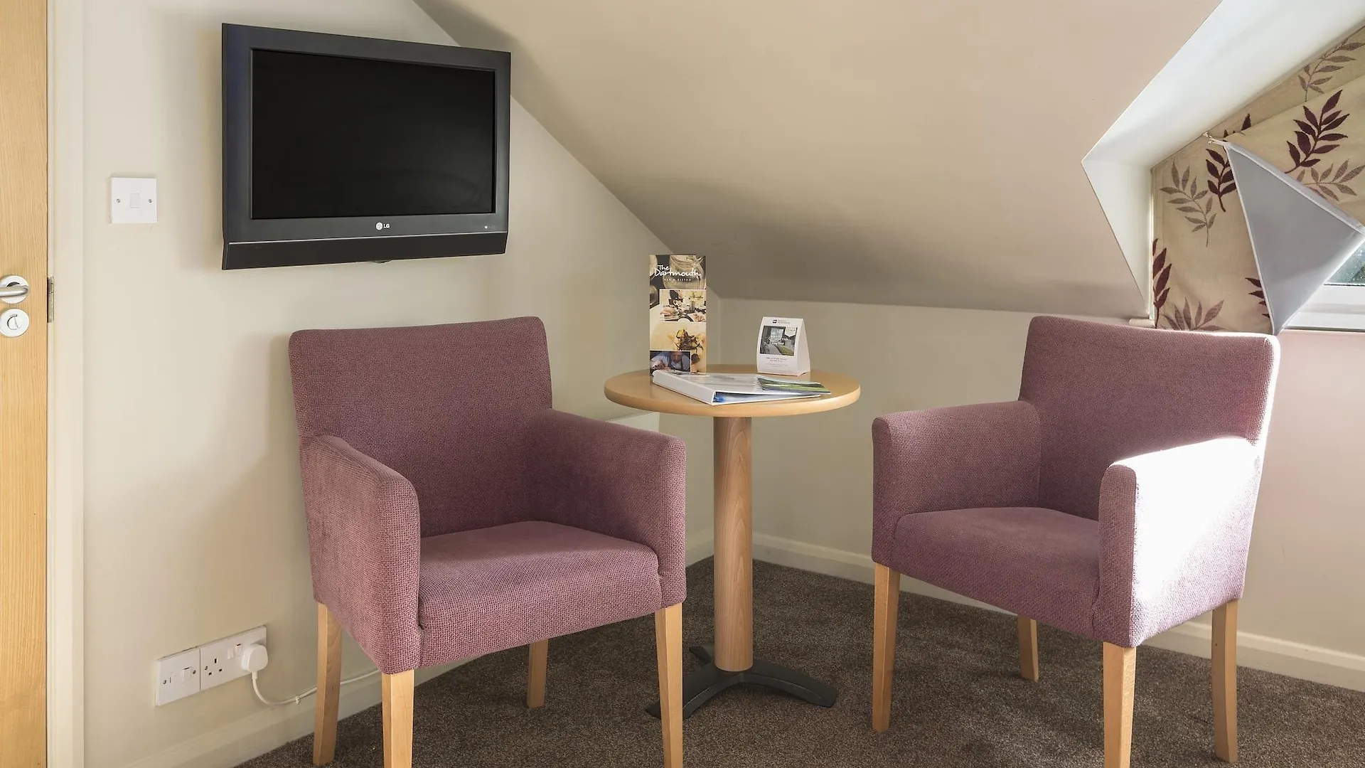 Country house Western The Hotel, Golf & Dartmouth